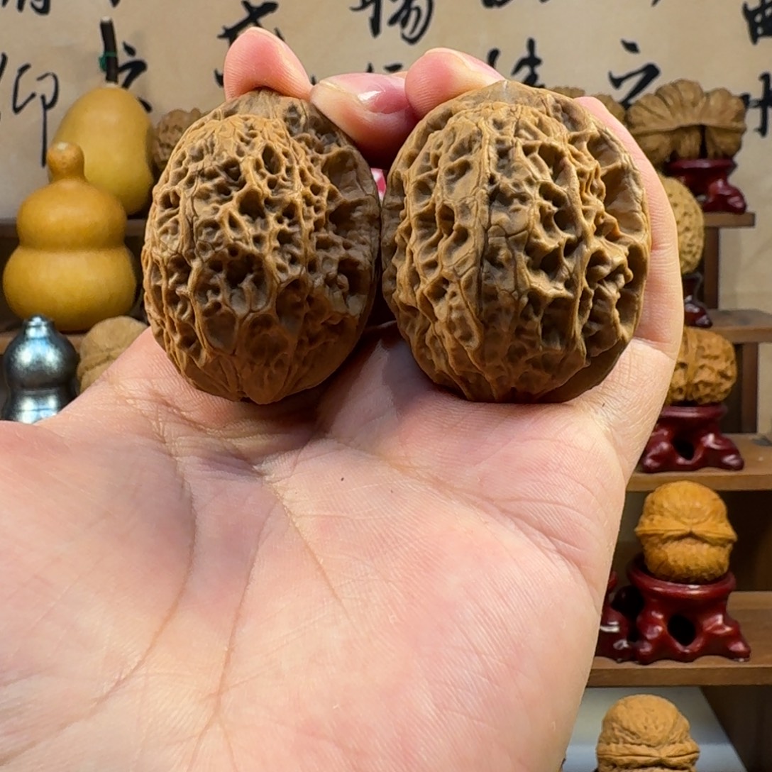铁核桃把件粗筋铁官帽