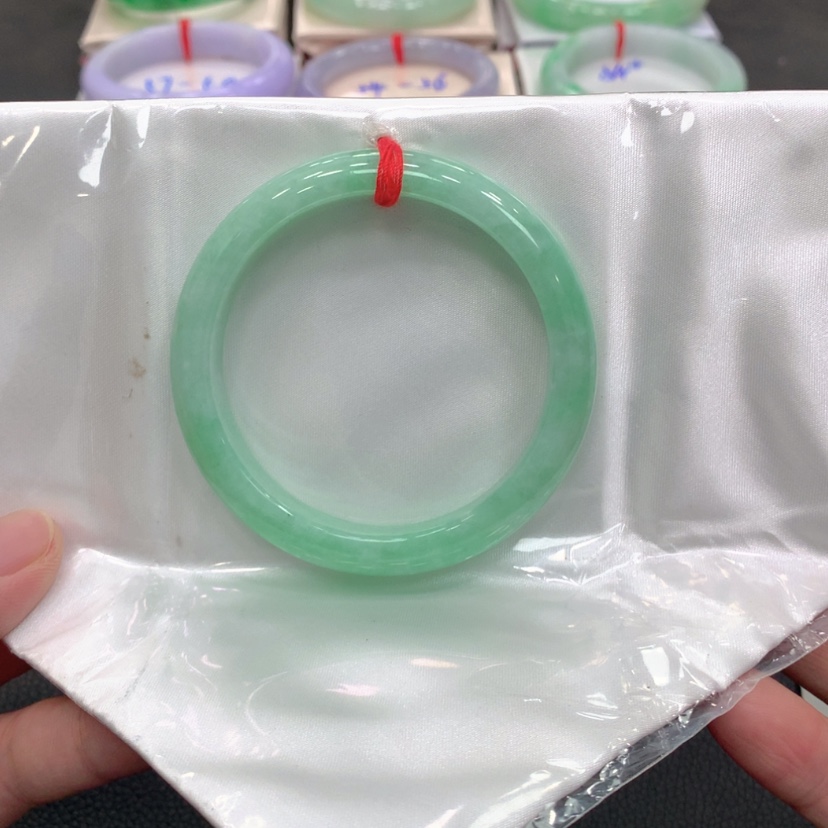 【闪购商品】翡翠手镯未镶嵌我****～翡翠