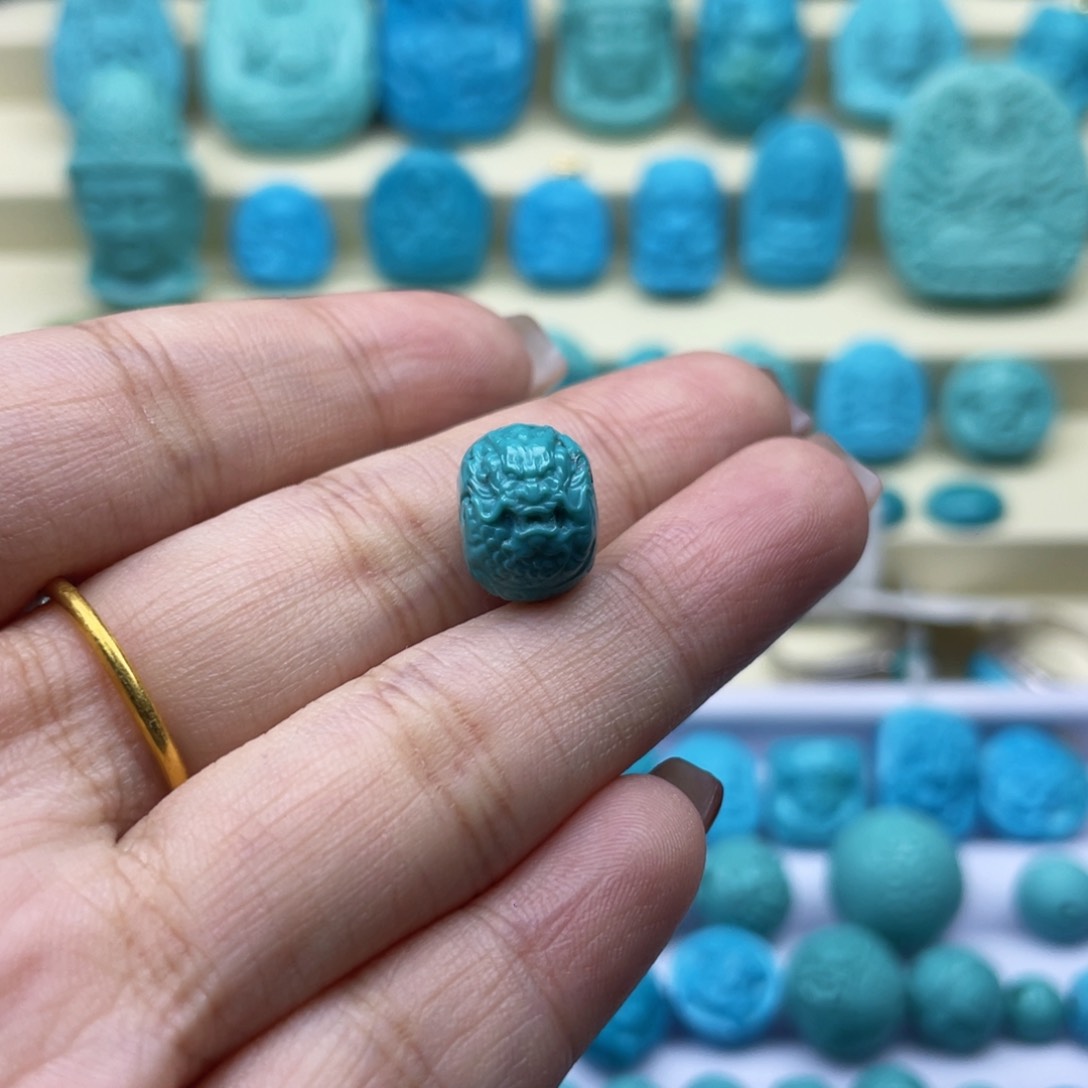 绿松石雕刻未镶嵌