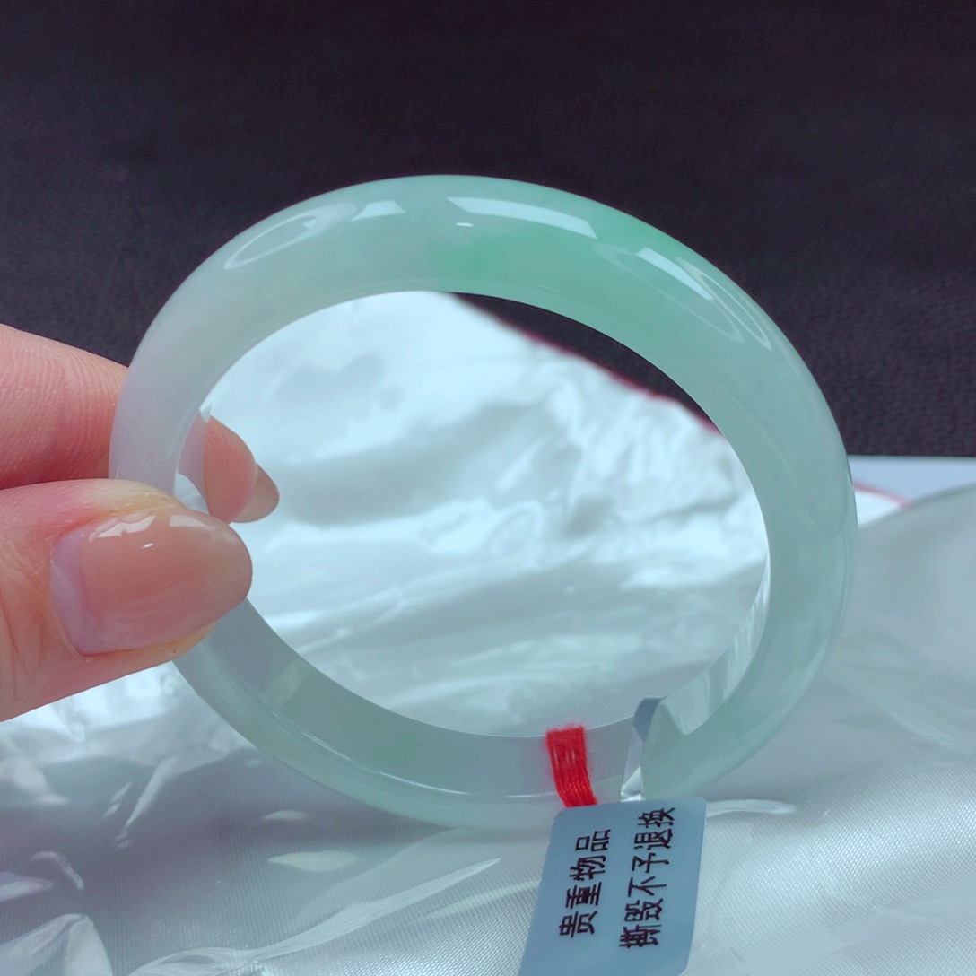 翡翠手镯未镶嵌我88