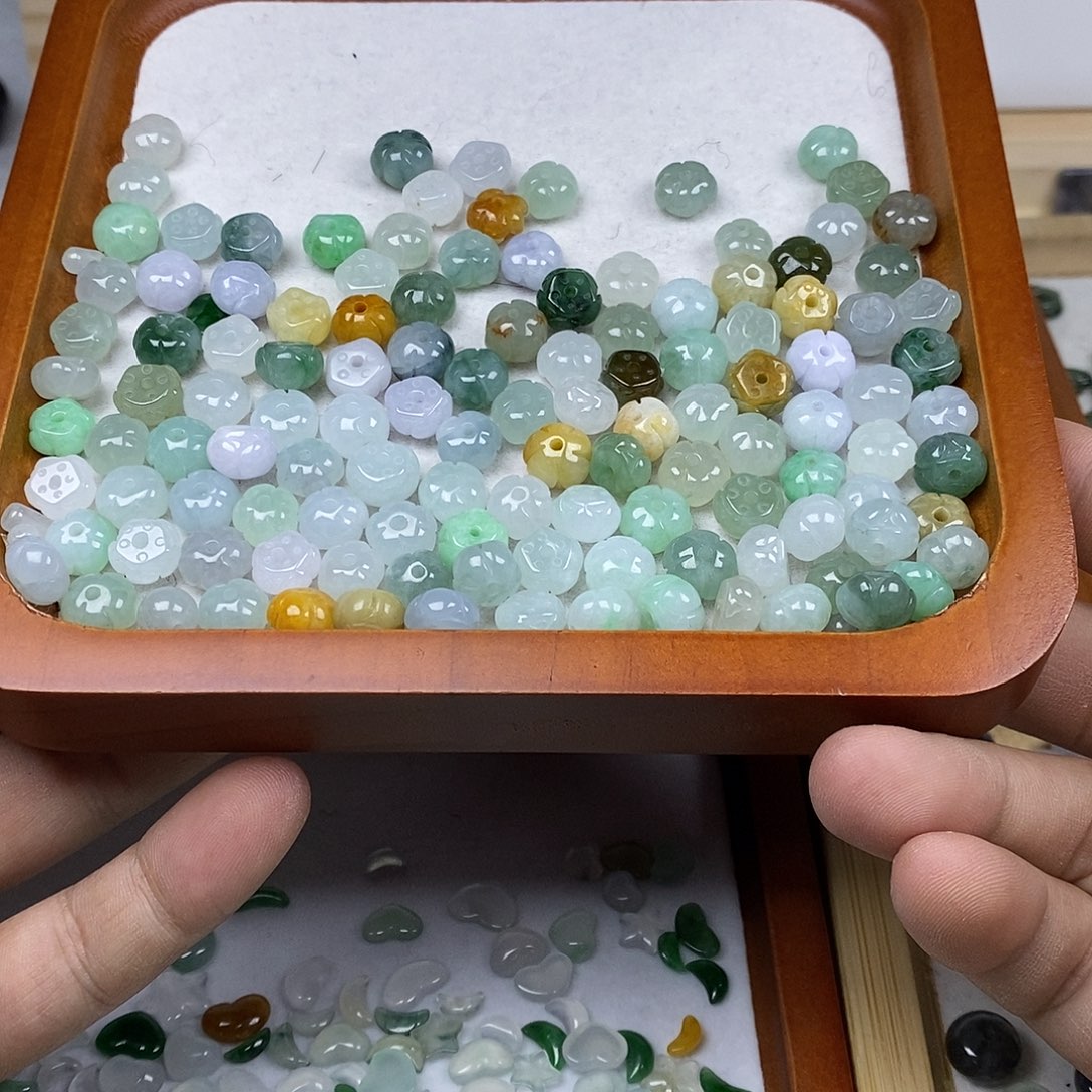 翡翠戒指未镶嵌莲花珠50一个