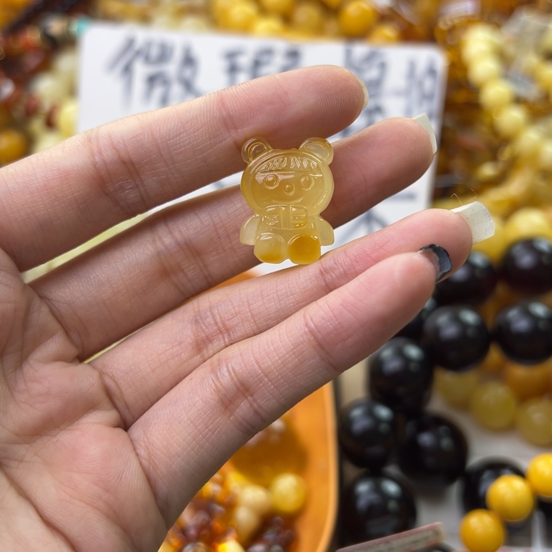 琥珀珠宝奇石未镶嵌