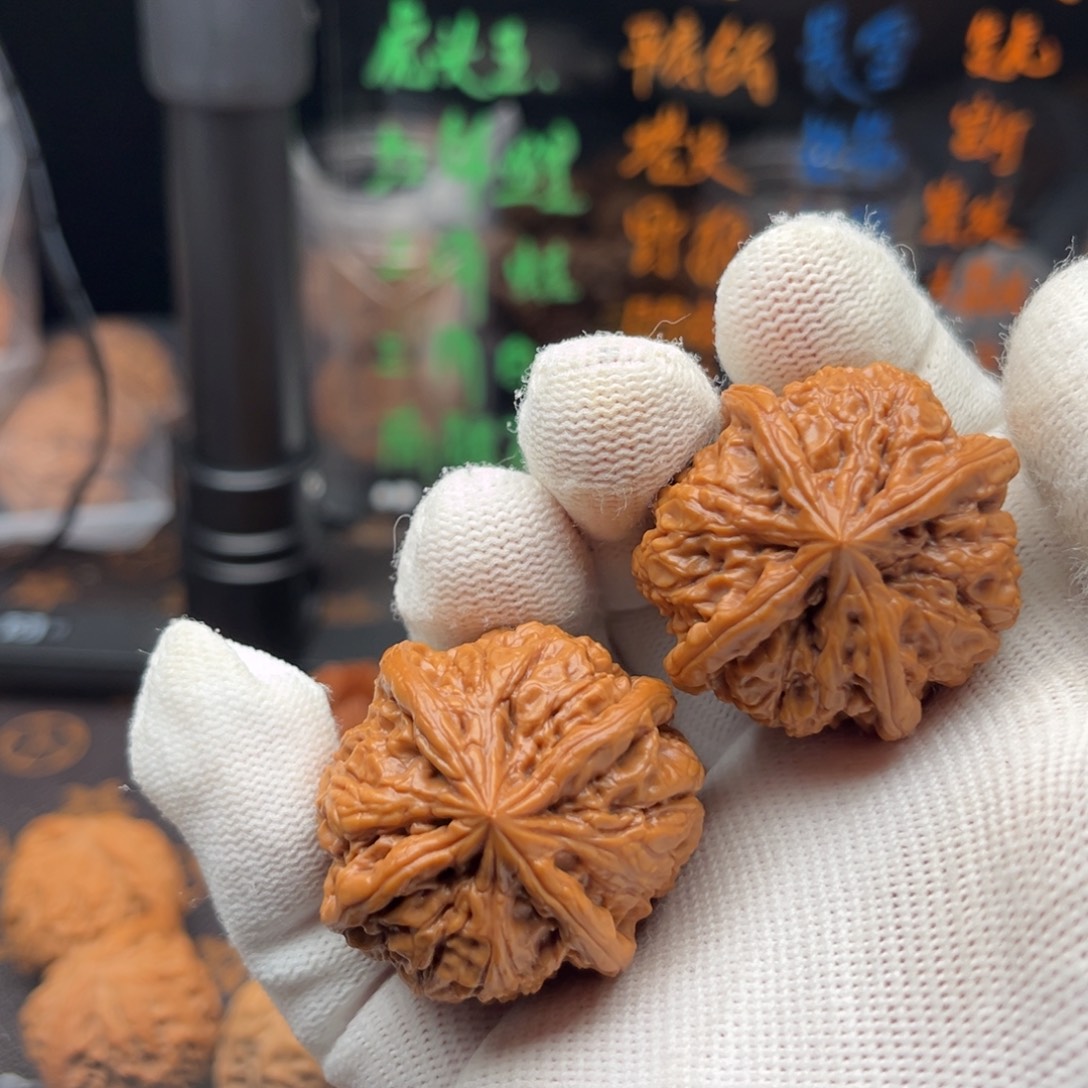 吊坠文玩核桃正四棱