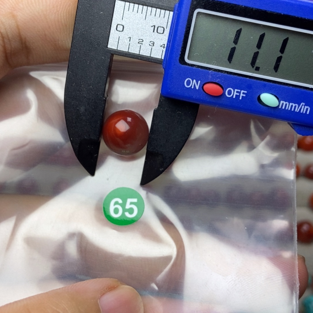 南红玛瑙未镶嵌南红玛瑙有瑕疵