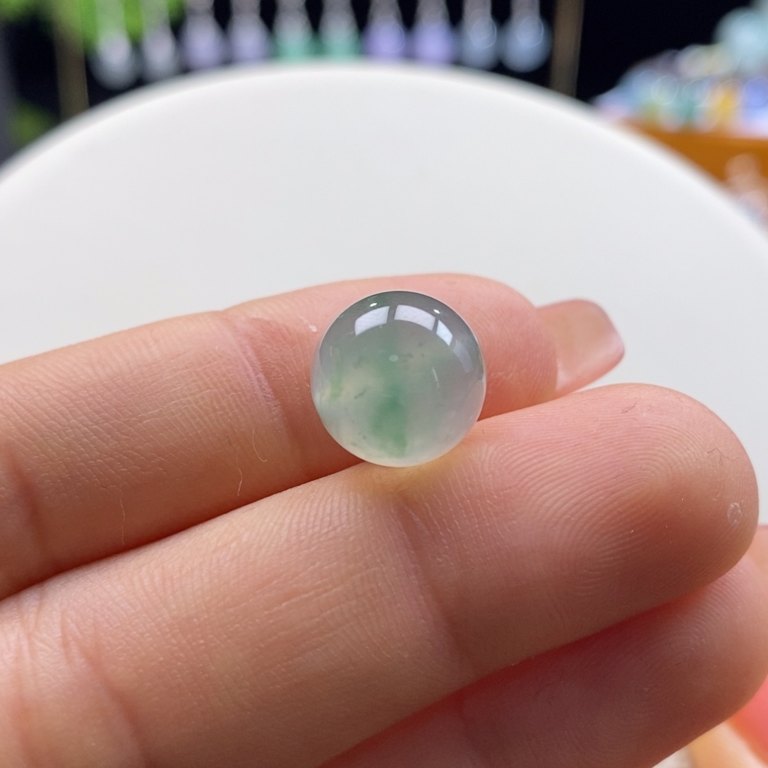 翡翠颈饰未镶嵌翡翠冰茶飘色圆珠