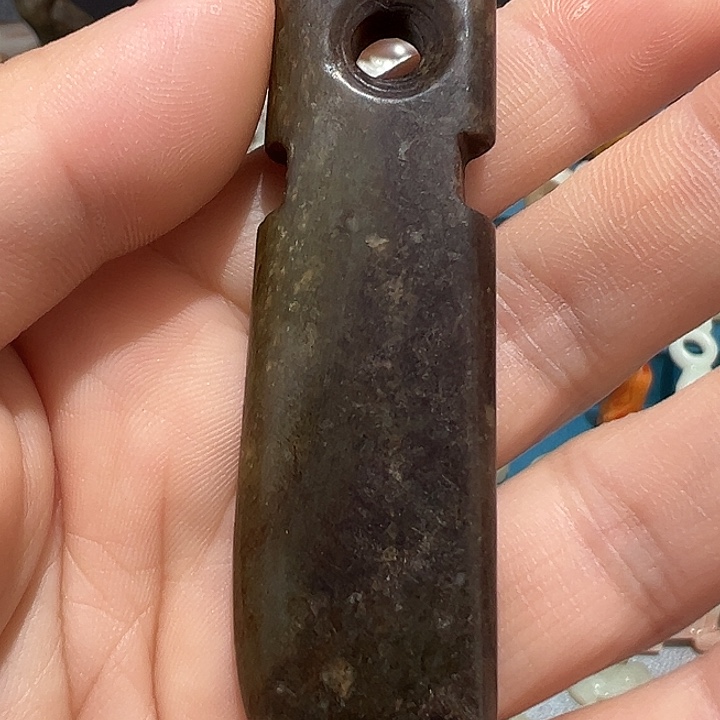 透闪石质玉未镶嵌颈饰