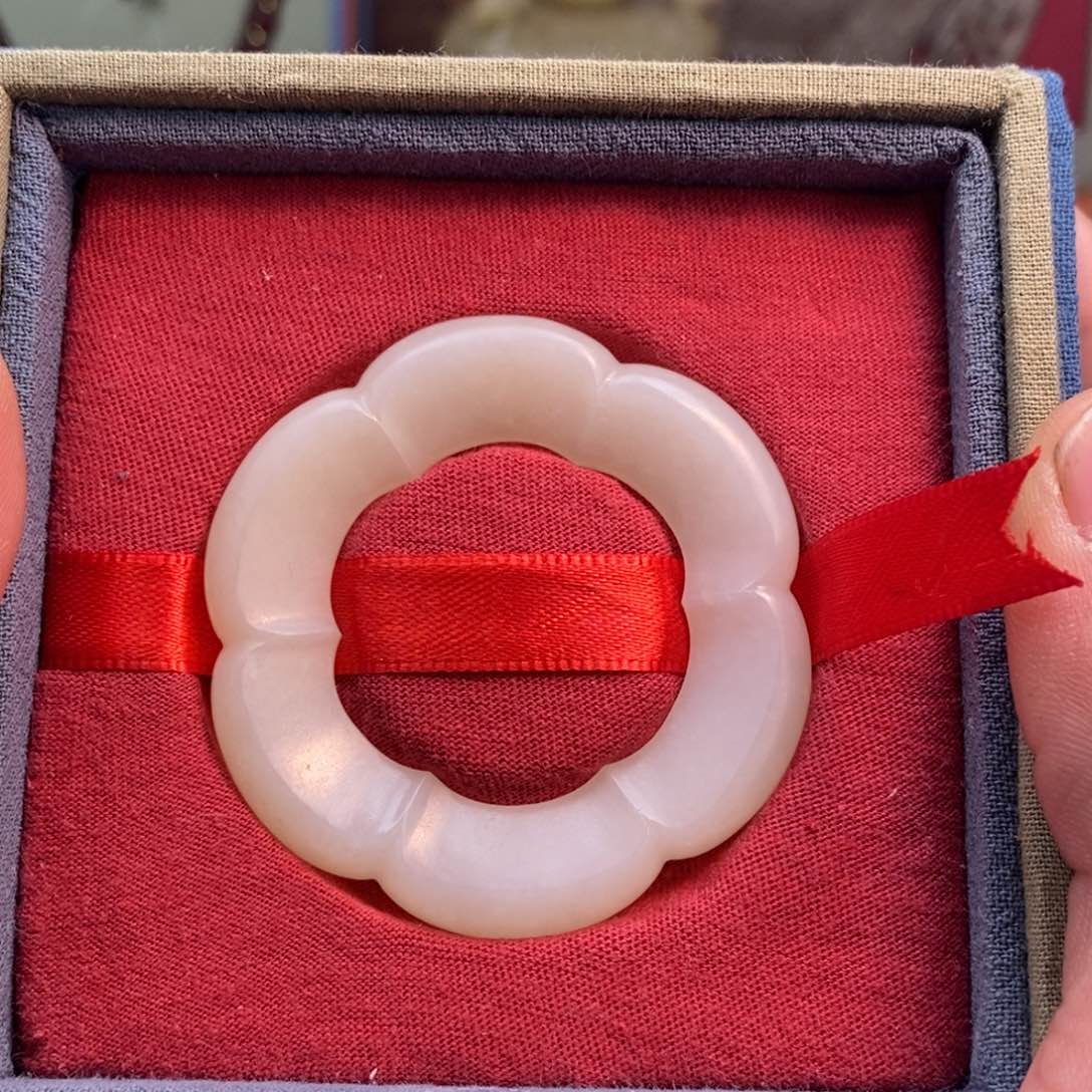 和田玉佩饰未镶嵌妮**也