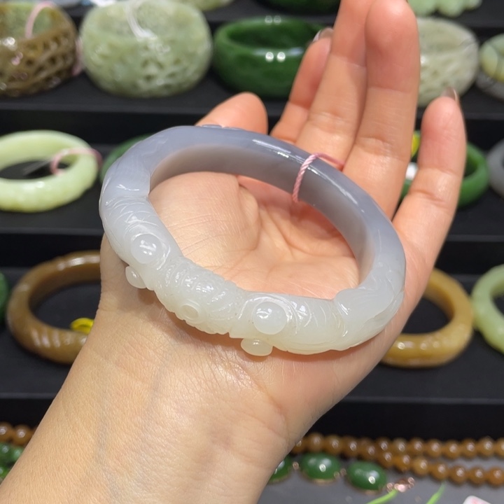 和田玉手镯55圈口 编号9未镶嵌