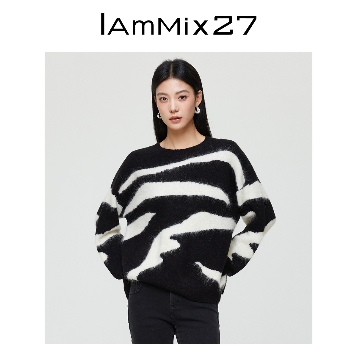 Iammix27秋冬圆领宽松软糯羊驼毛混纺黑白条纹套头毛衫M4d537a