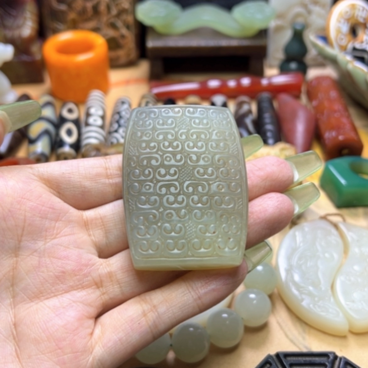 【闪购商品】蛇纹石玉未镶嵌颈饰