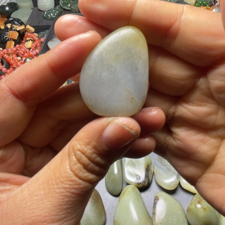 和田玉未镶嵌珠宝半成品