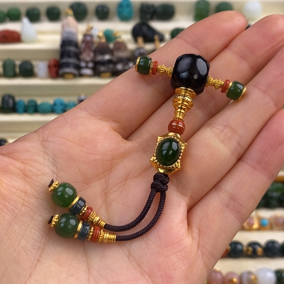 和田玉颈饰18K金镶嵌