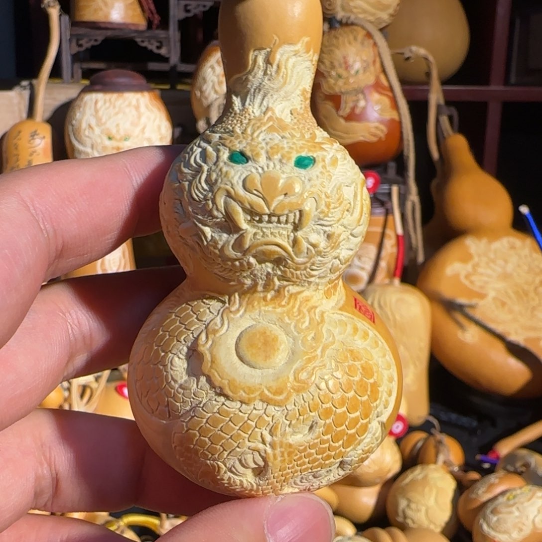有机玻璃葫芦龙雕刻