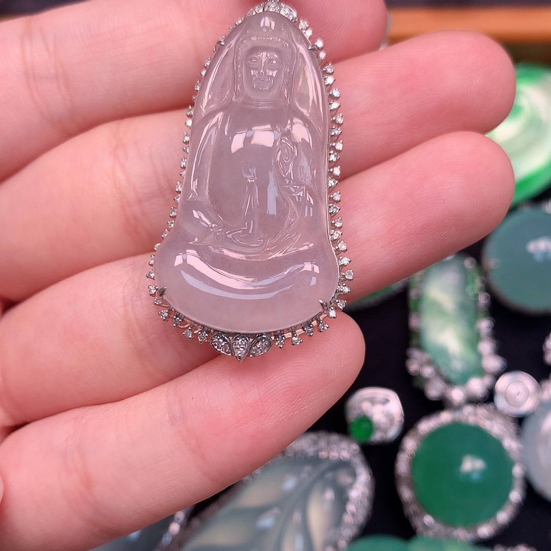 翡翠18K金镶嵌颈饰