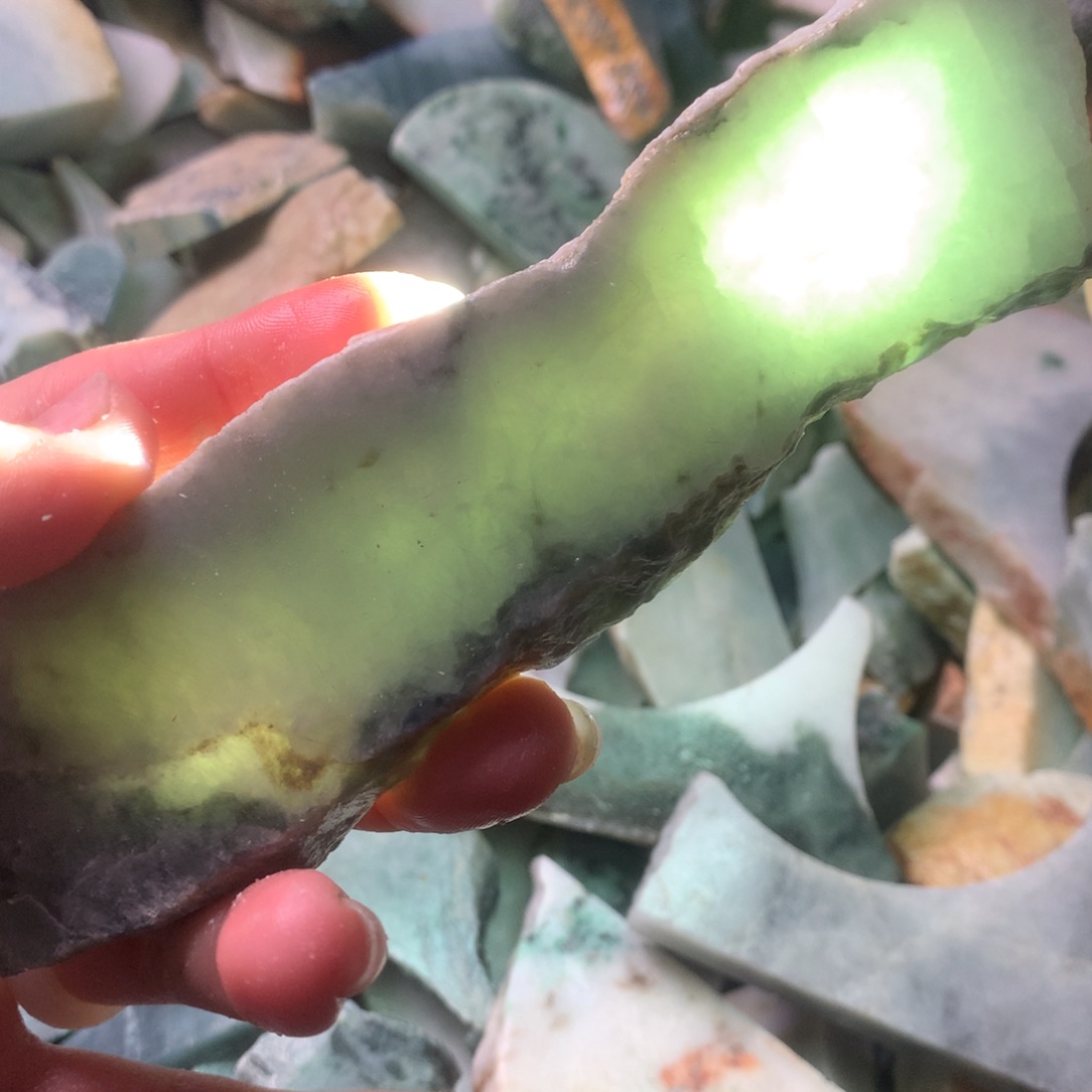 翡翠颈饰未镶嵌缅甸翡翠