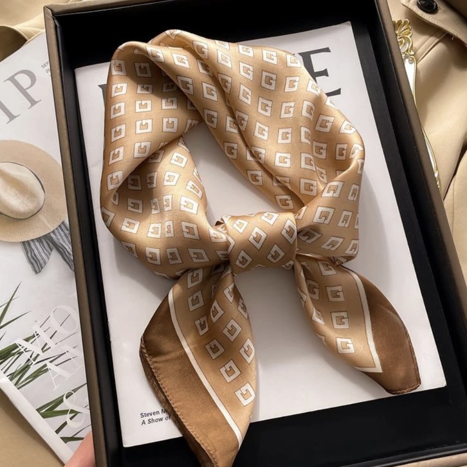 【70方巾 G字母】丝巾围巾高级披肩送礼防晒围脖护颈百搭时尚