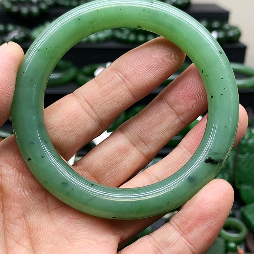 【闪购商品】和田玉（碧玉）手镯未镶嵌阳****语