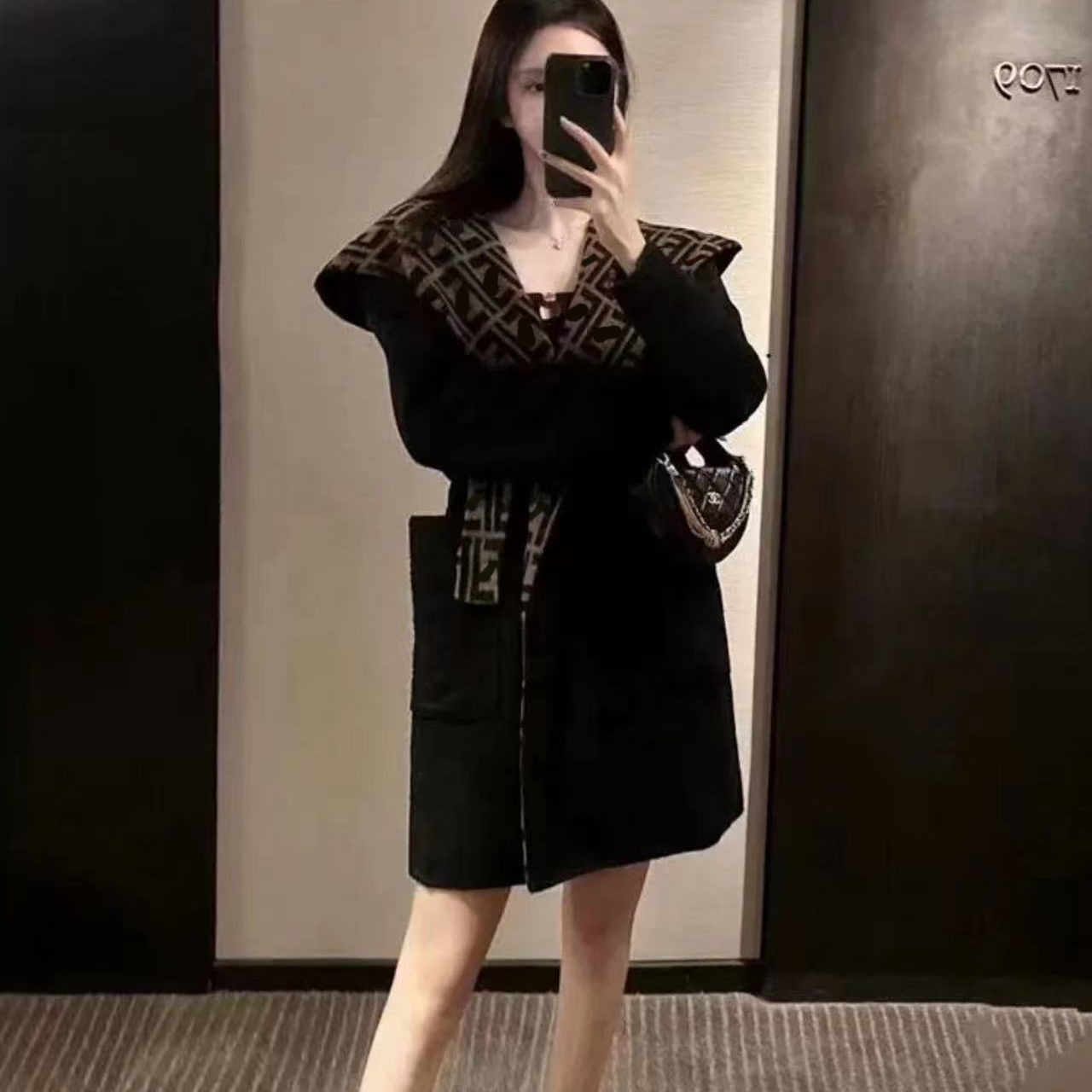 DF111 长款黑色连帽大衣外套