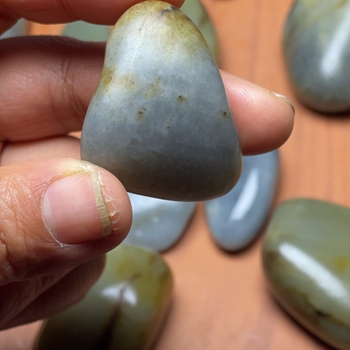 顺***5和田玉未镶嵌珠宝半成品