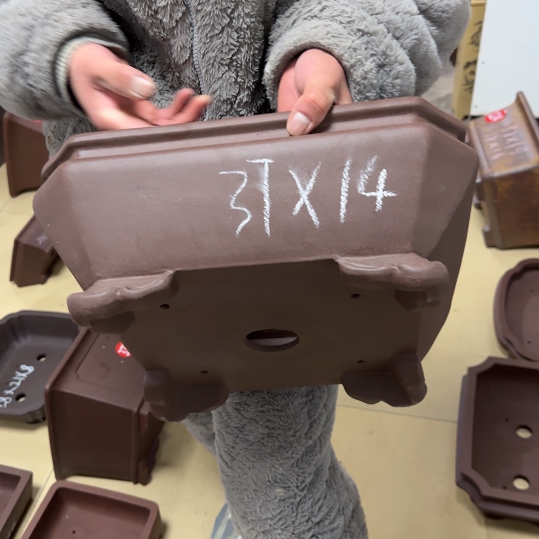 紫砂花盆呜呜呜呜