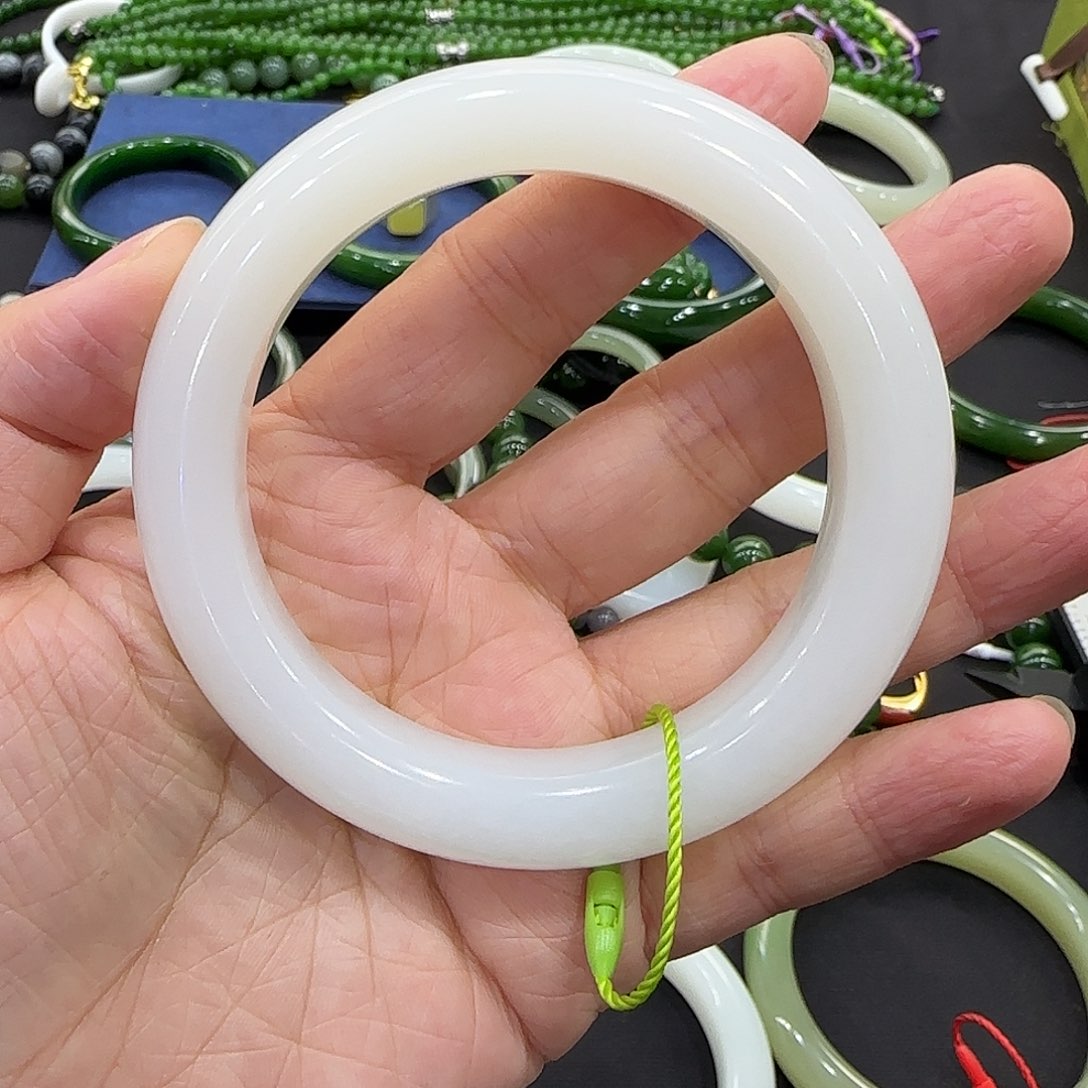 和田玉手镯未镶嵌57