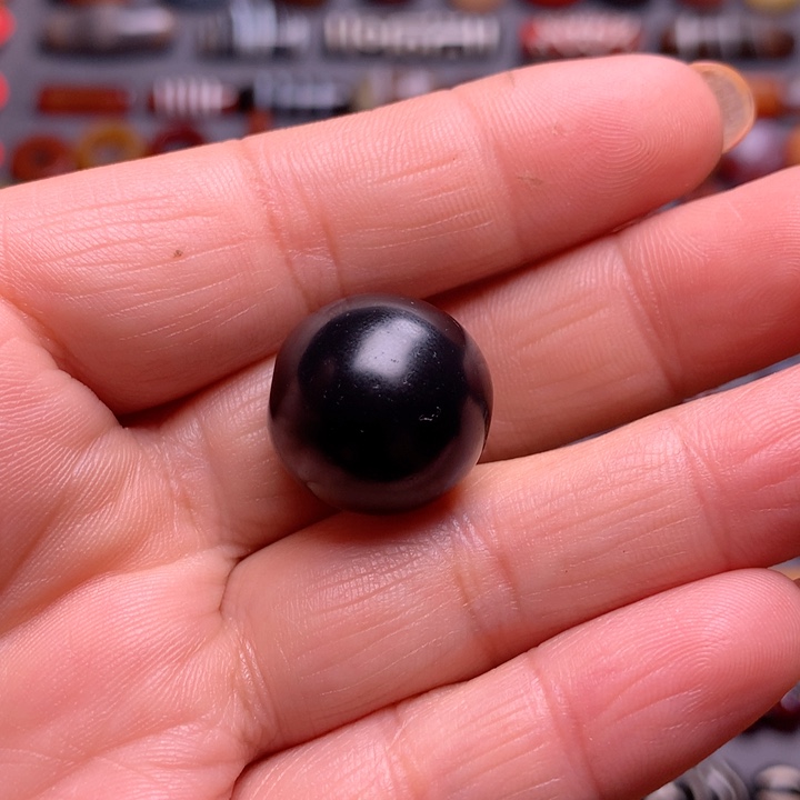 玛瑙/玉髓颈饰未镶嵌赤****司