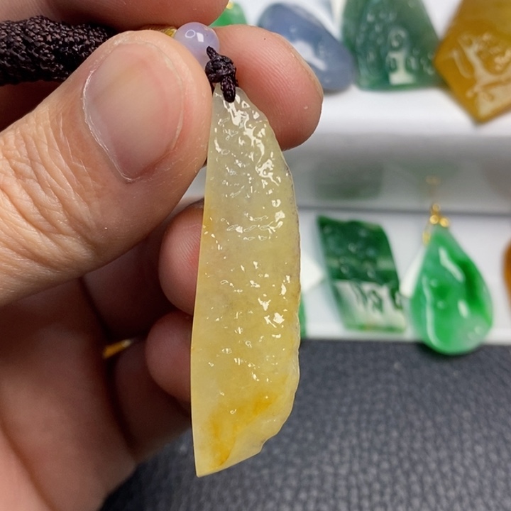 翡翠未镶嵌颈饰翡翠A货未镶嵌颈饰