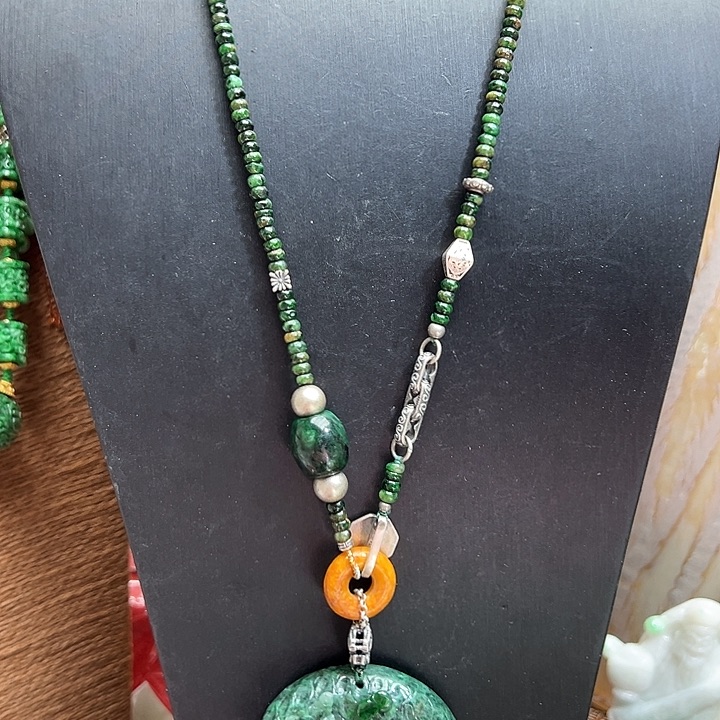 翡翠吊坠(赠链)银S925镶嵌翡翠吊坠