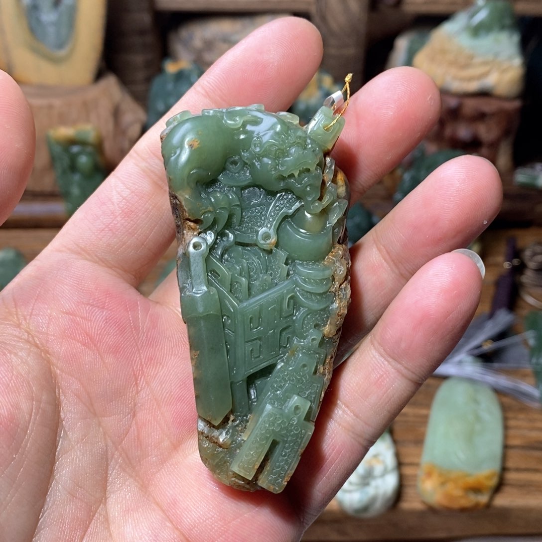 岫岩河磨玉（透闪石质玉）把件未镶嵌磊*，