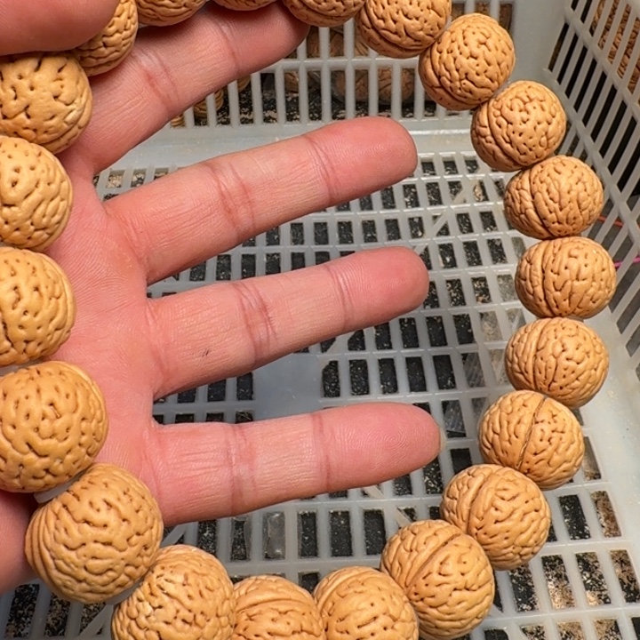 吊坠桃核白月光22mm手持22粒
