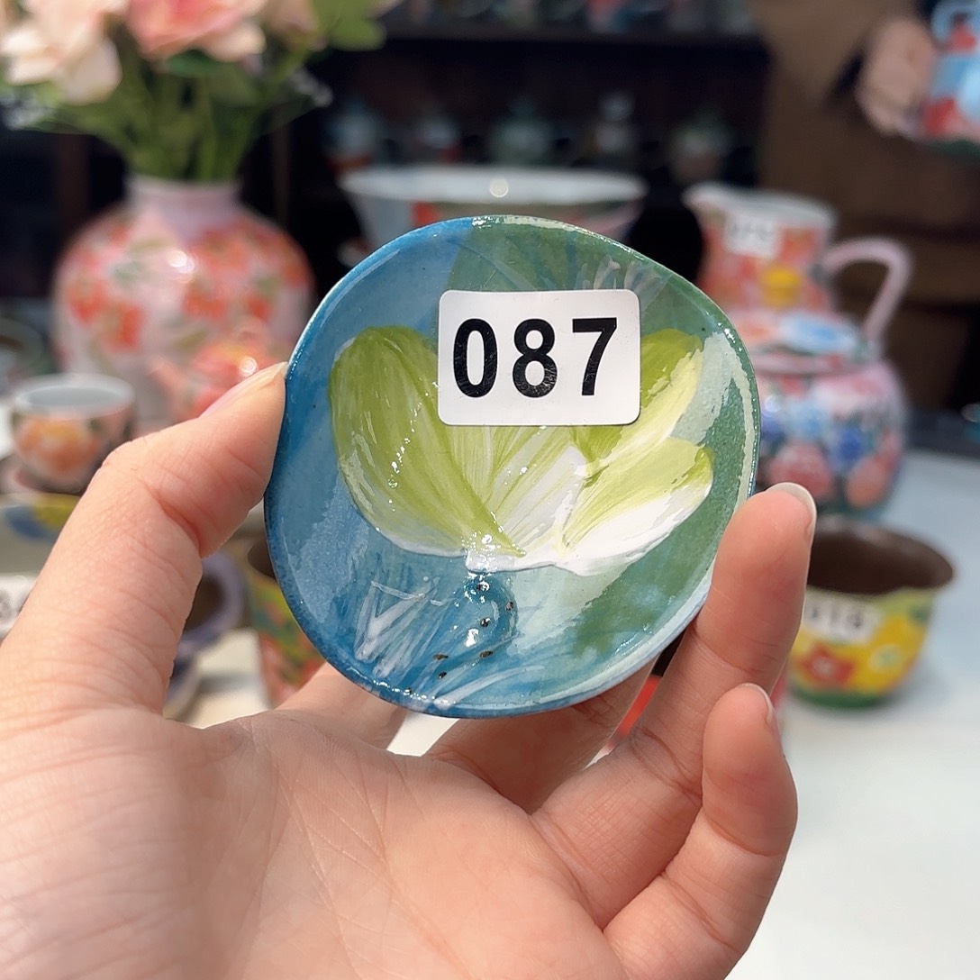 瓷片兔兔好可爱呀