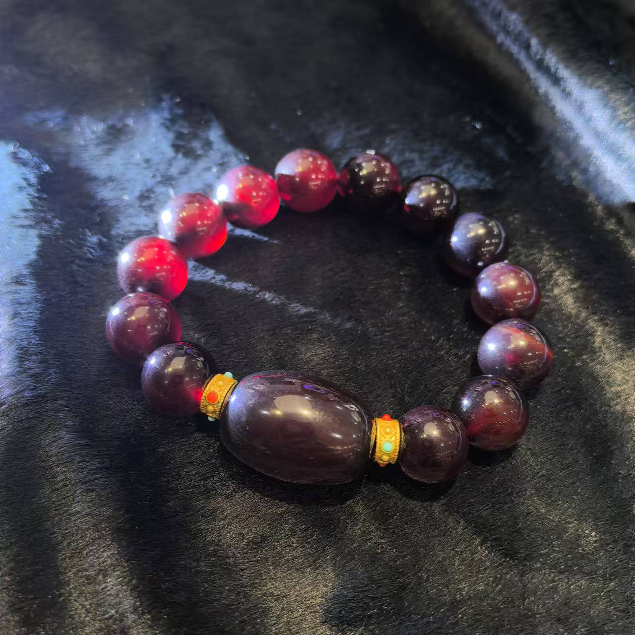 S7659【东齐珠宝】暗红樰灵參珀玛瑙黑手串-送礼佳品