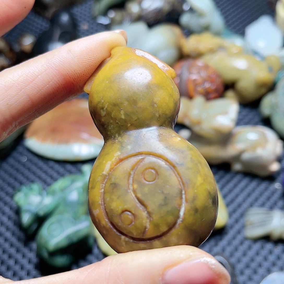 白玉菩提吊坠彪*摆件