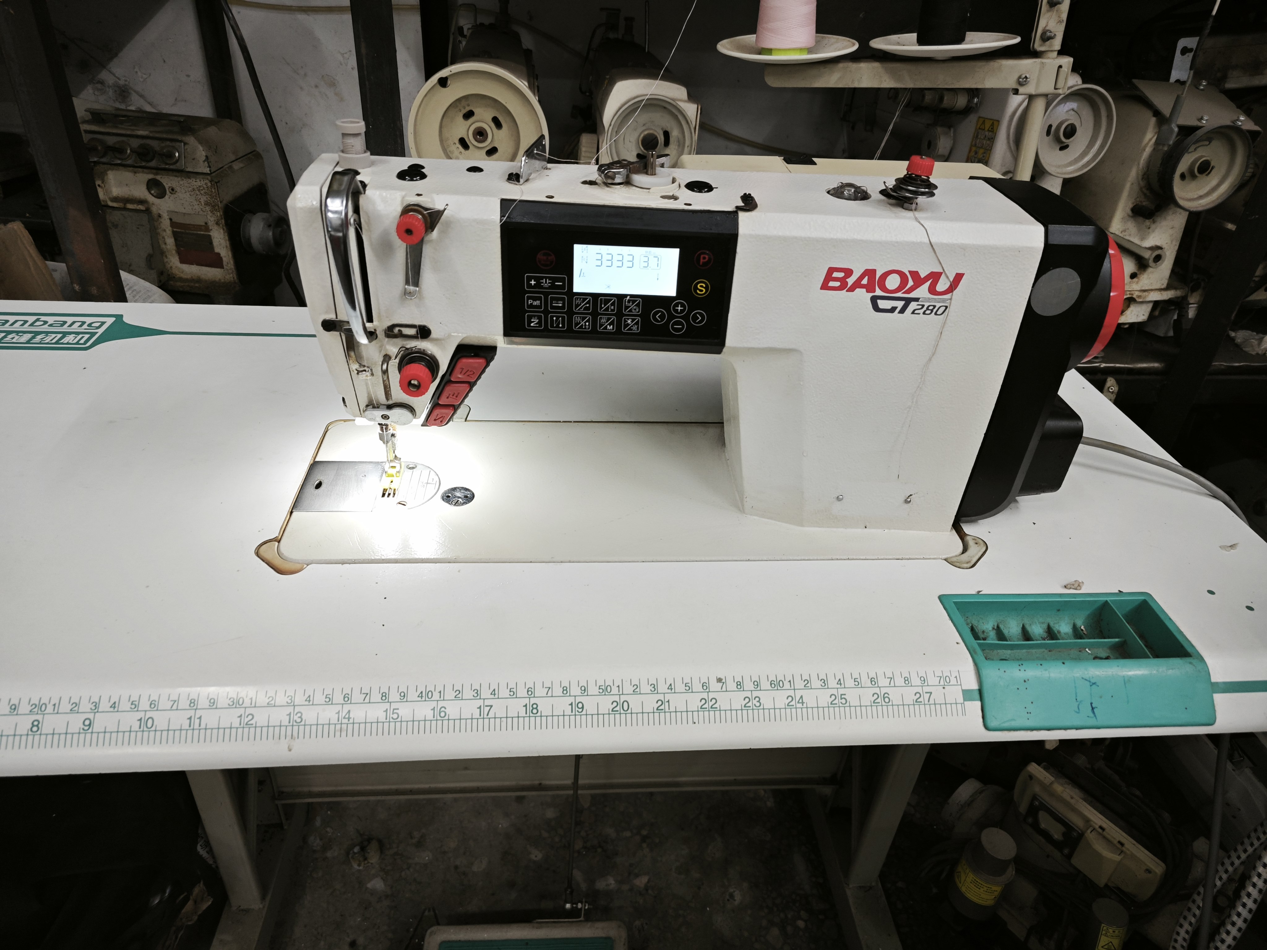 步进电脑平车倒针无声自动剪线抬压脚带花样缝智能缝纫