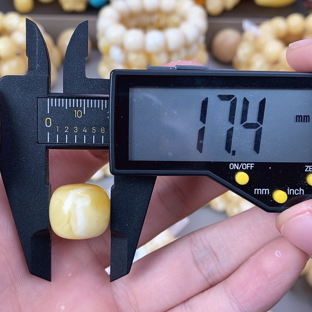 蜜蜡未镶嵌珠宝奇石