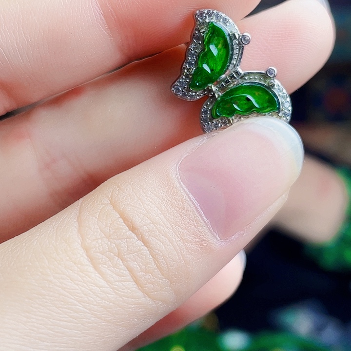 翡翠银S925镶嵌颈饰多样性