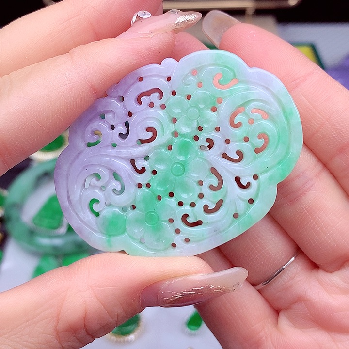 翡翠颈饰未镶嵌翡翠