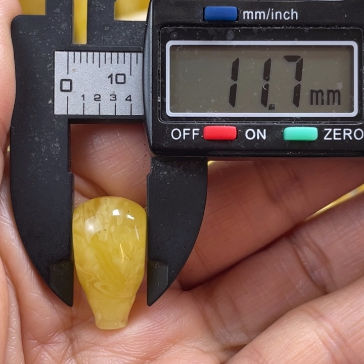 蜜蜡未镶嵌裸石17杂