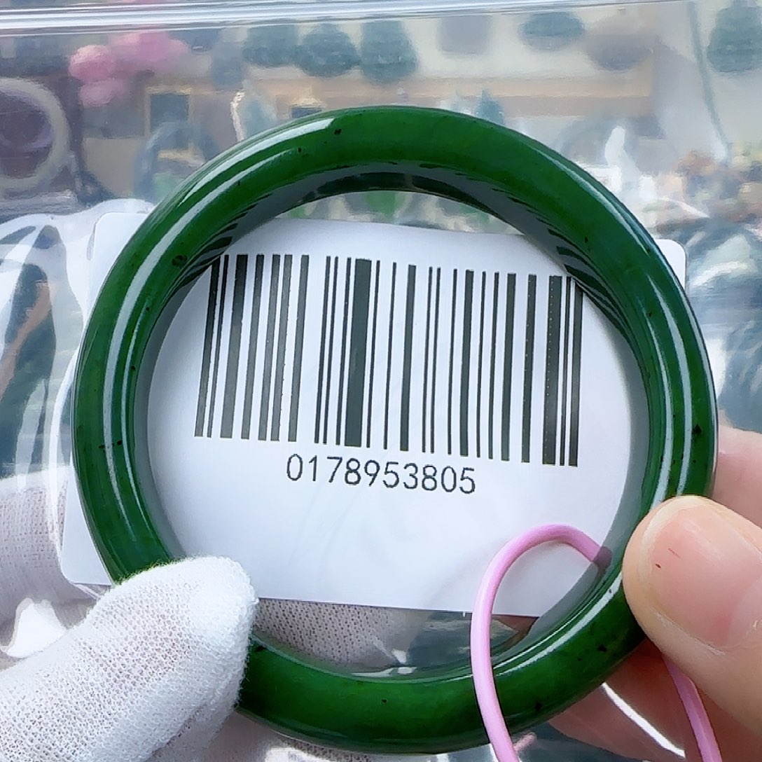 和田玉（碧玉）手镯未镶嵌包容6061