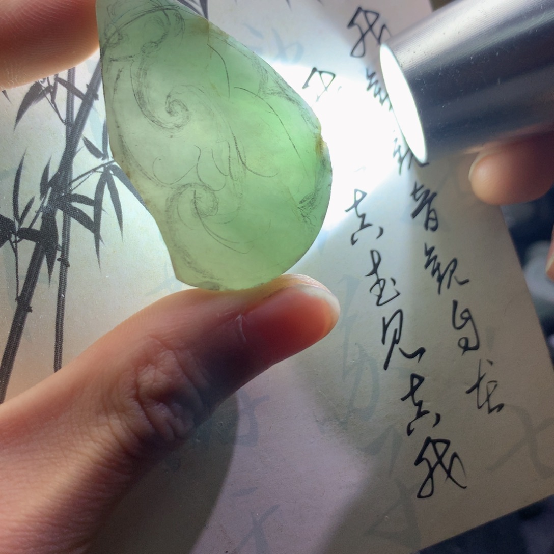 豚***定制翡翠未镶嵌翡翠吊坠定制