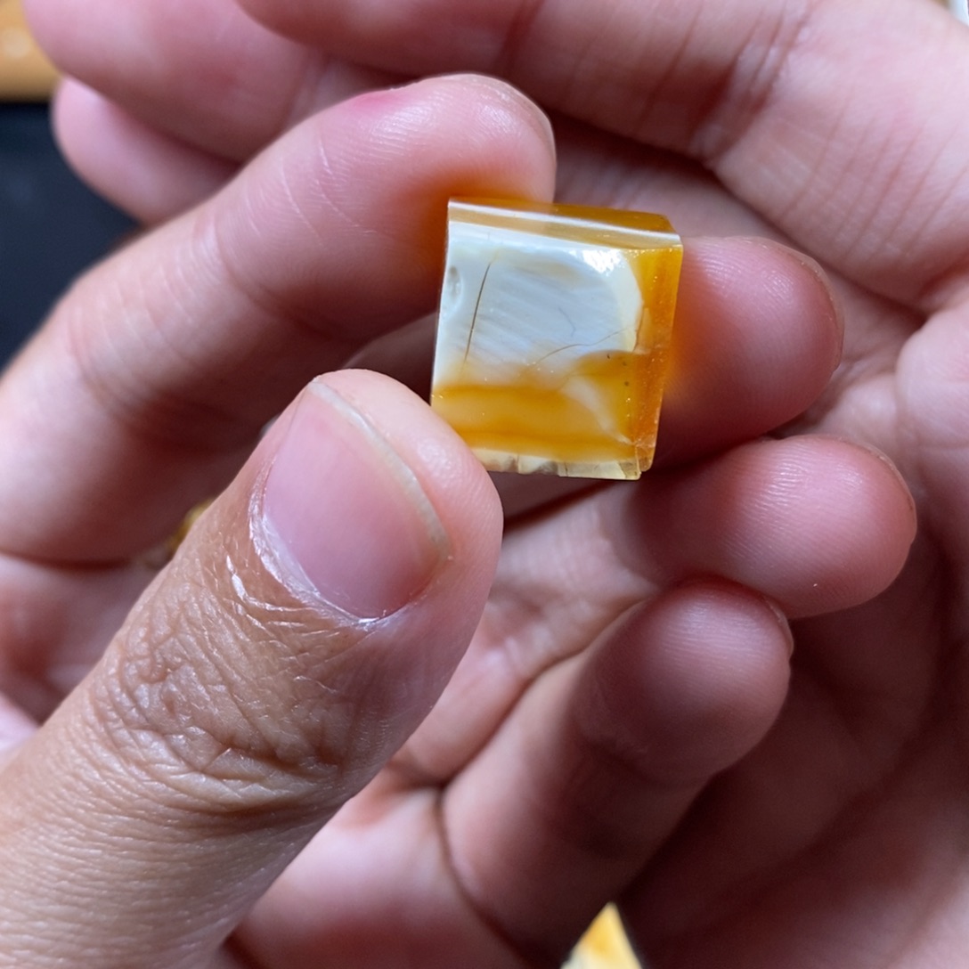 定制琥珀未镶嵌小**塘琥珀蜜蜡原石定制