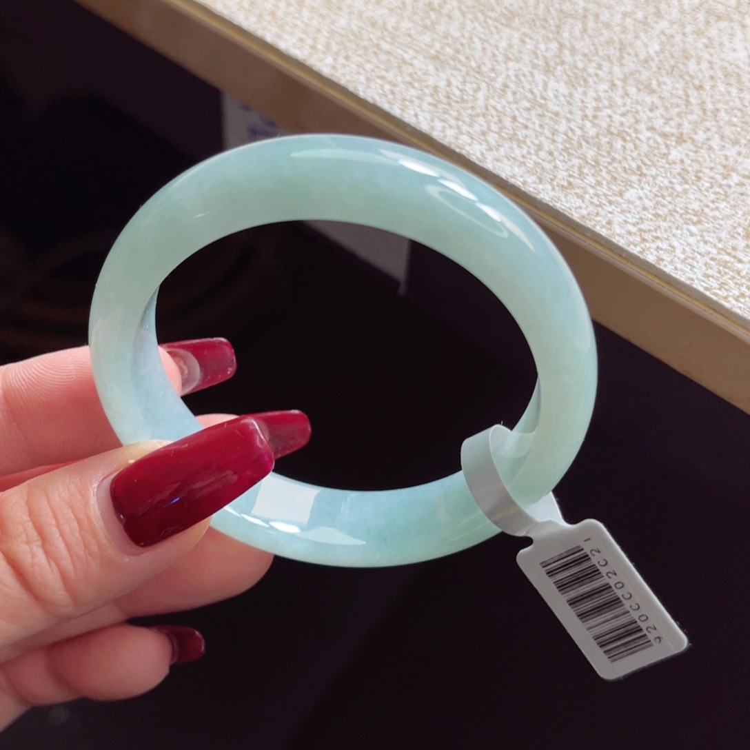 翡翠手镯未镶嵌手镯