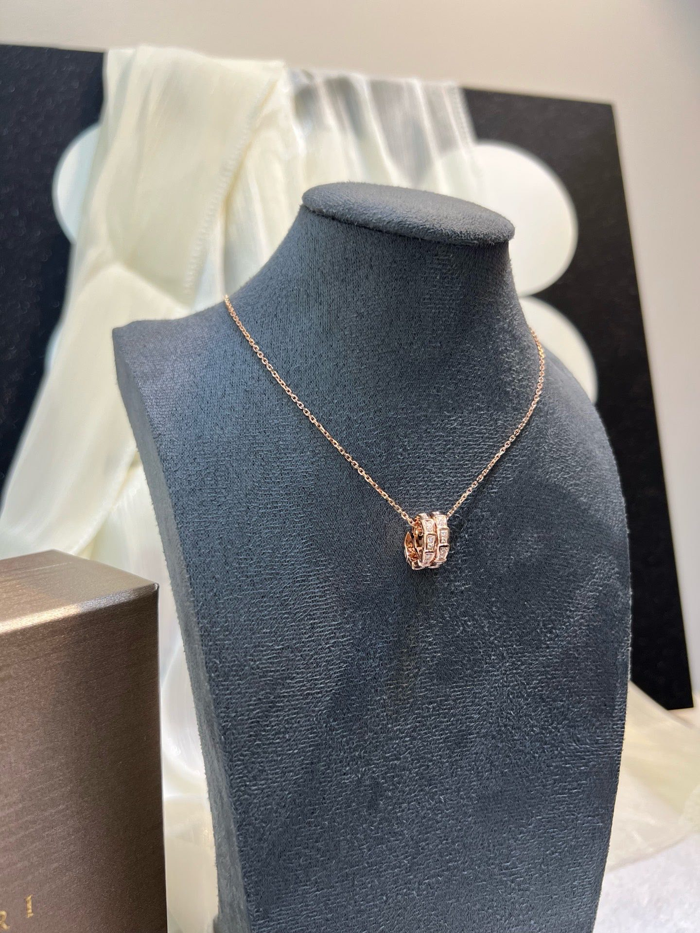 含金工艺品定制版 宝宝家 灵蛇三圈满钻项链