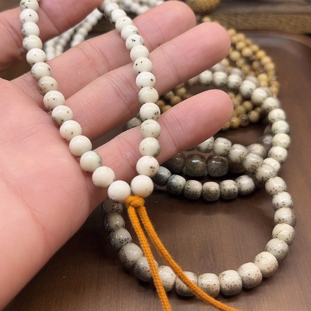 星月菩提手串纤****店7小汤圆