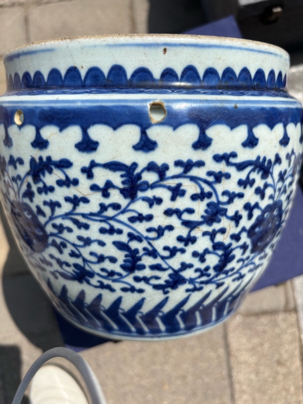 青花粥罐，口径17.6Cm，高17.1cm，直径20.6Cm手绘柴窑
