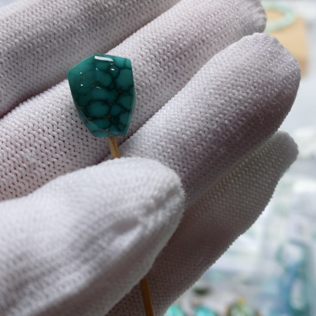 绿松石颈饰未镶嵌