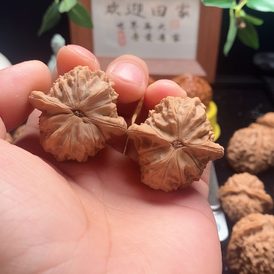 文玩核桃吊坠马老四38