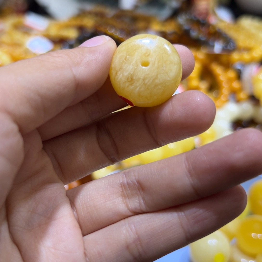 琥珀珠宝奇石未镶嵌