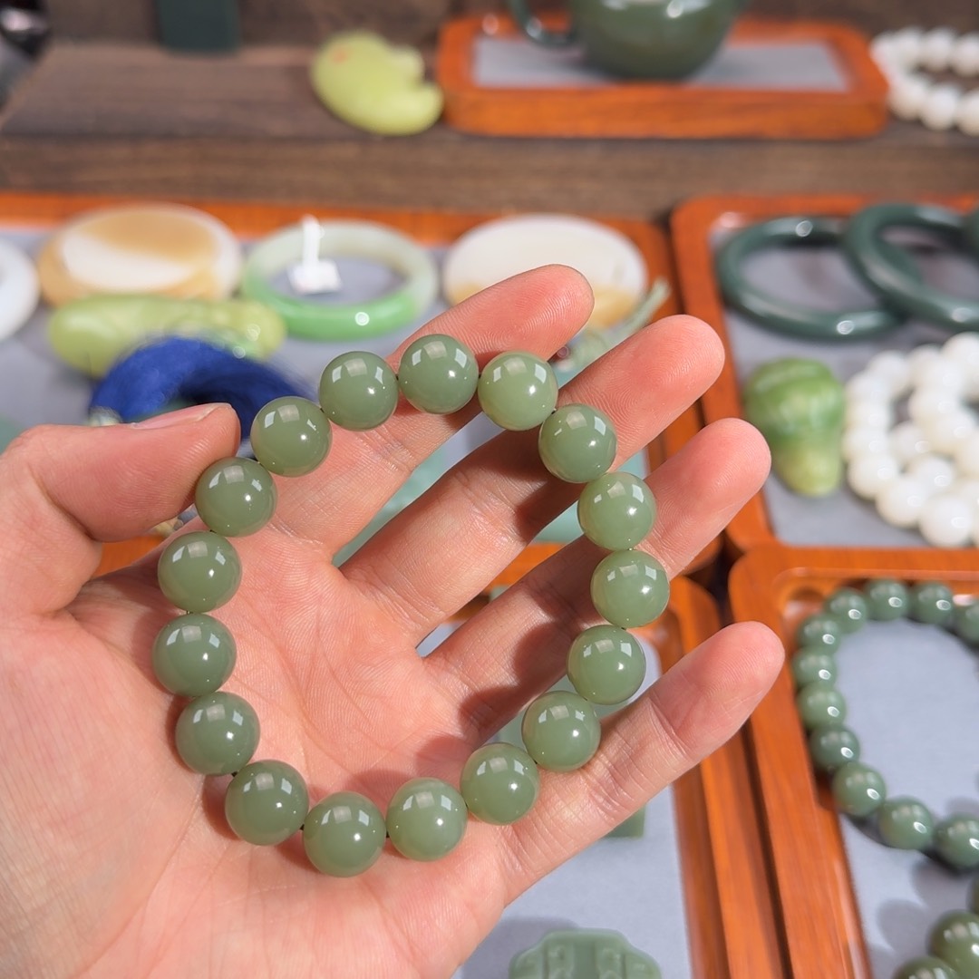 和田玉手链未镶嵌隐**凡