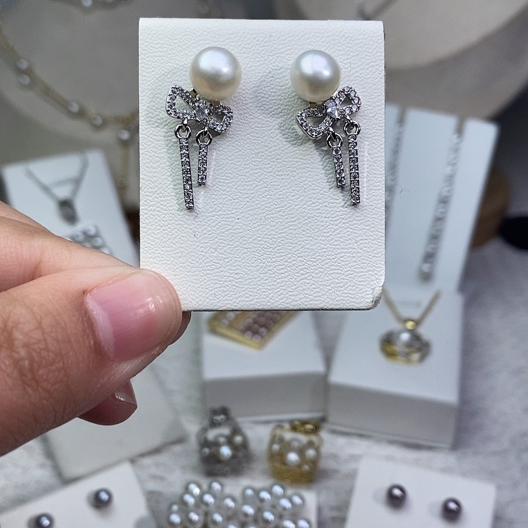 银S925镶嵌淡水珍珠耳饰